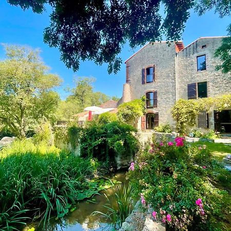 Chanverrie Le Moulin Du Guy, Proche Du Puy Dufou Bed & Breakfast エクステリア 写真