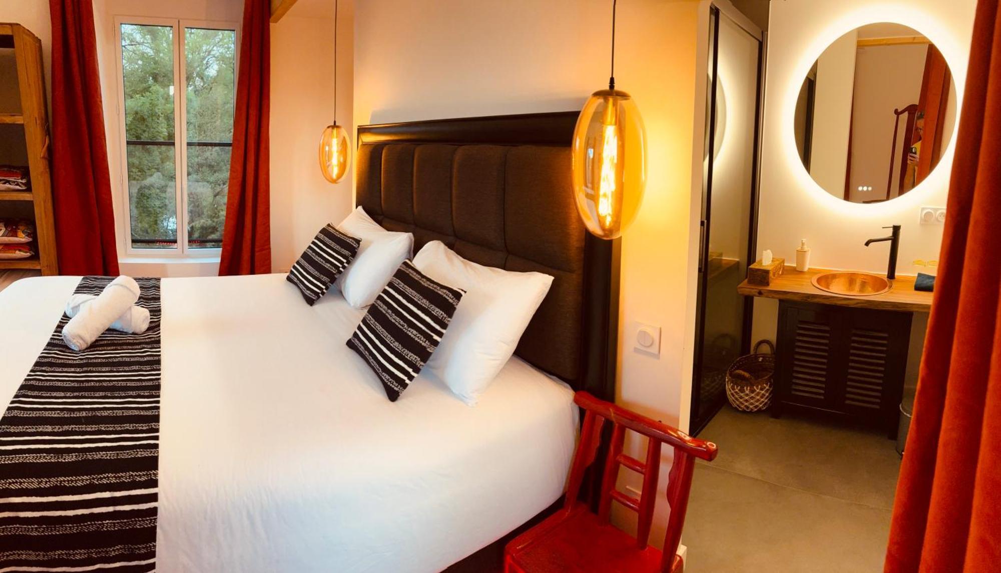 Chanverrie Le Moulin Du Guy, Proche Du Puy Dufou Bed & Breakfast エクステリア 写真