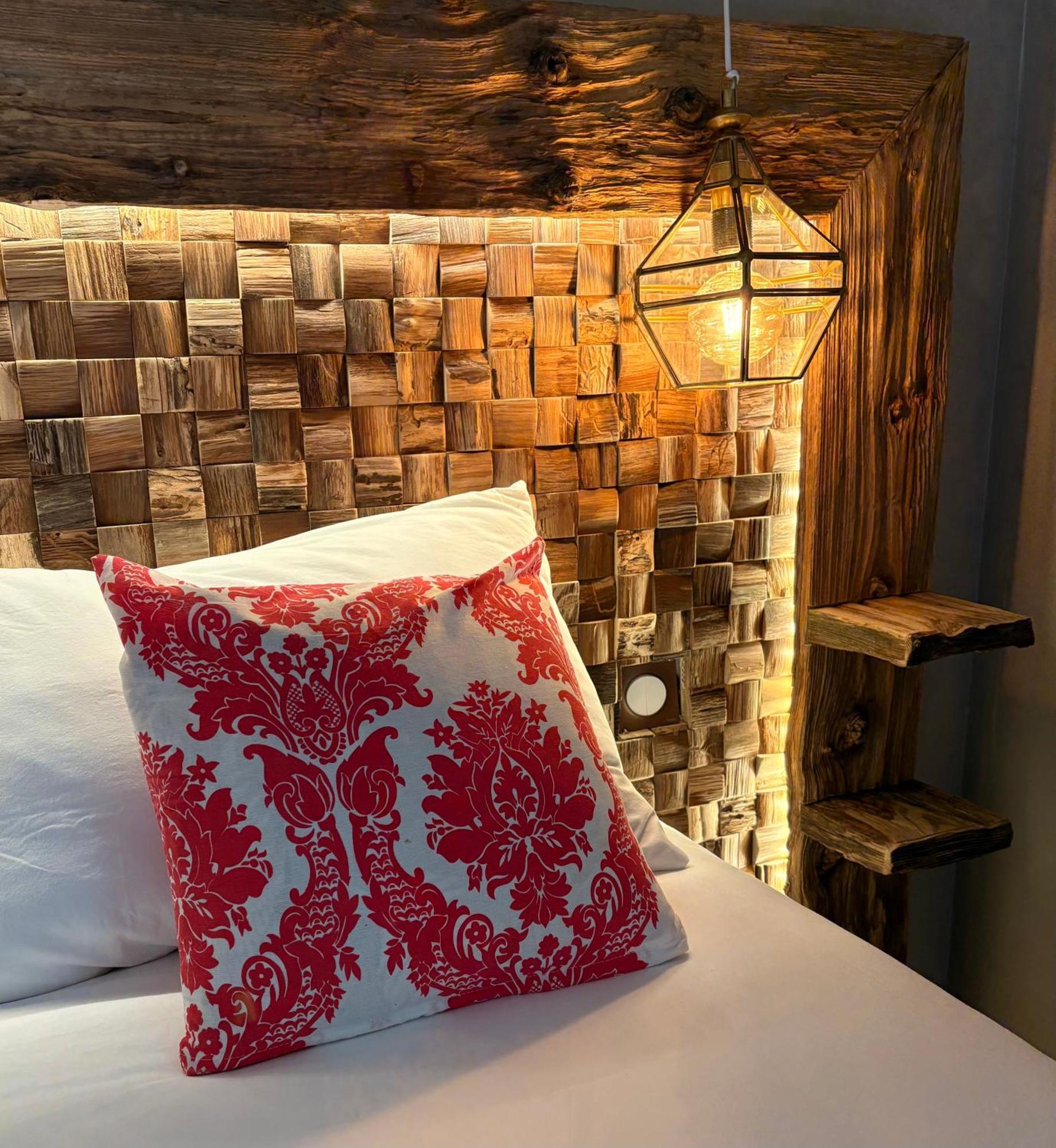 Chanverrie Le Moulin Du Guy, Proche Du Puy Dufou Bed & Breakfast エクステリア 写真