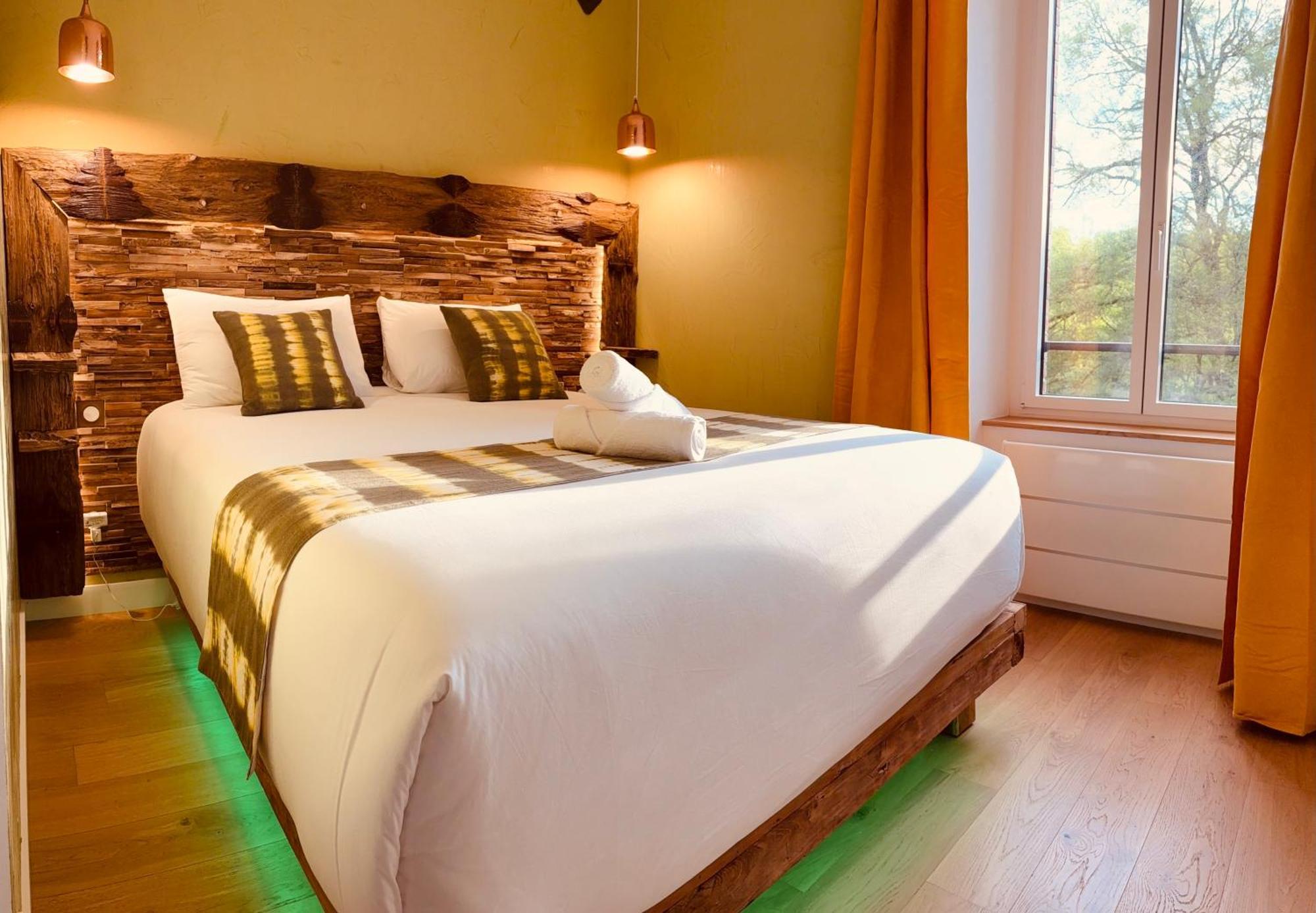 Chanverrie Le Moulin Du Guy, Proche Du Puy Dufou Bed & Breakfast エクステリア 写真