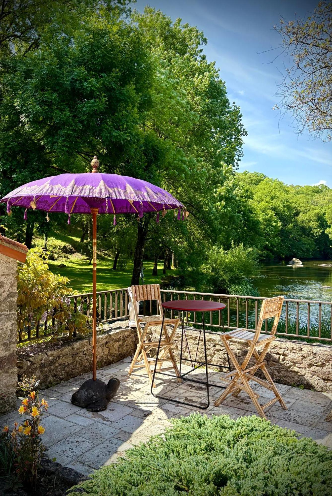 Chanverrie Le Moulin Du Guy, Proche Du Puy Dufou Bed & Breakfast エクステリア 写真